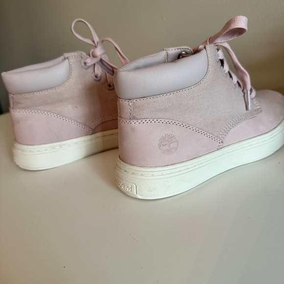 Pink Timberland lace up boots. - Picture 5 of 6